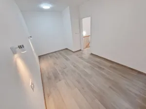 Pronájem atypického bytu, Praha - Nusle, Oldřichova, 94 m2