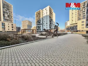 Pronájem bytu 1+kk, Praha, Mezi vodami, 30 m2