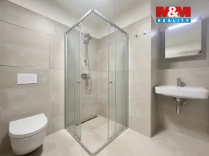 Pronájem bytu 1+kk, Praha, Mezi vodami, 30 m2