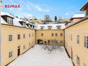 Prodej bytu 4+1, Praha - Malá Strana, Valdštejnská, 117 m2