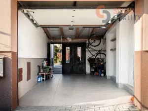 Prodej rodinného domu, Hustopeče, U Větrolamu, 300 m2