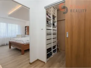 Prodej rodinného domu, Hustopeče, U Větrolamu, 300 m2