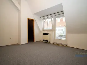 Pronájem atypického bytu, Praha - Nusle, Družnosti, 42 m2