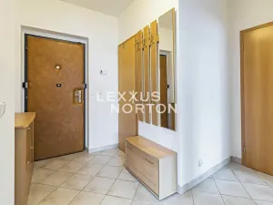 Prodej bytu 2+kk, Praha - Libeň, Nad Okrouhlíkem, 66 m2