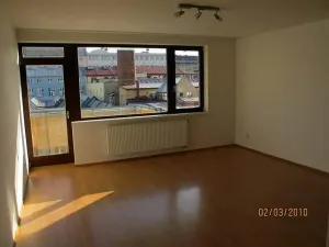 Pronájem bytu 1+kk, Praha - Holešovice, Poupětova, 35 m2
