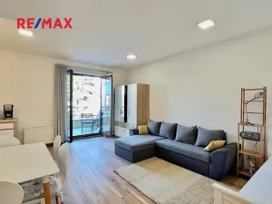 Pronájem bytu 1+kk, Praha - Podolí, Na hřebenech I, 34 m2