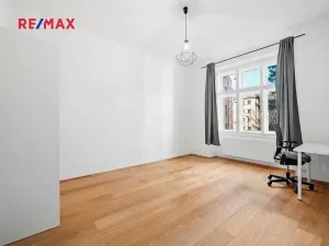 Prodej bytu 2+kk, Praha - Vršovice, Vršovické náměstí, 38 m2