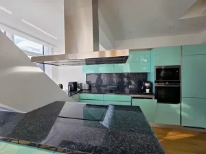 Prodej atypického bytu, Praha - Smíchov, Kobrova, 134 m2