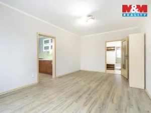 Prodej bytu 2+1, Pardubice - Studánka, Luďka Matury, 74 m2