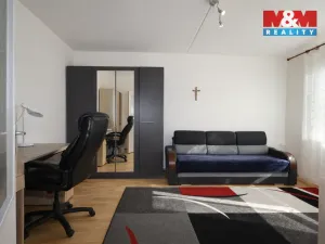 Prodej bytu 1+1, Karlovy Vary - Stará Role, Školní, 35 m2