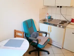 Pronájem komerční nemovitosti, Praha - Vinohrady, Lužická, 18 m2