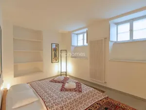 Pronájem bytu 2+kk, Praha - Malá Strana, Vlašská, 73 m2