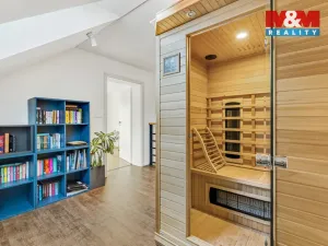 Pronájem rodinného domu, Bavoryně - U Vodojemu, 210 m2