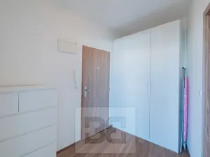 Pronájem bytu 1+kk, Praha - Černý Most, Rudolfa Holeky, 38 m2