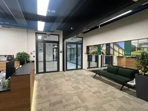 Pronájem kanceláře, Praha - Holešovice, Dělnická, 1280 m2