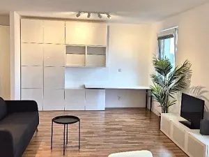 Pronájem bytu 2+kk, Praha - Strašnice, Zvěřinova, 46 m2