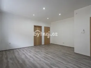 Pronájem bytu 2+kk, Louny, Jablonského, 45 m2