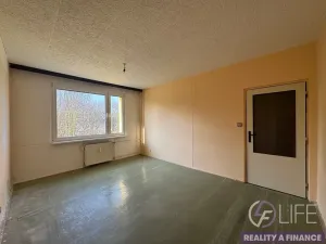 Prodej bytu 1+1, Hostinné, Sídliště, 37 m2