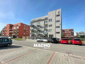 Pronájem bytu 1+kk, Hostivice, Ovesná, 36 m2