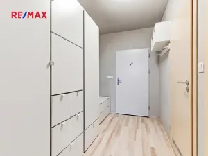 Prodej bytu 2+kk, Praha - Hostavice, U Hostavického potoka, 50 m2