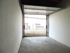 Pronájem garáže, Jindřichův Hradec, Landfrasova, 17 m2