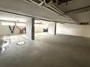 Pronájem garážového stání, Brno, Říčanská, 13 m2