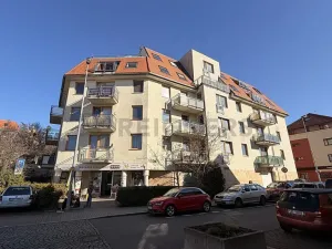 Pronájem bytu 2+kk, Praha, Komořanská, 61 m2
