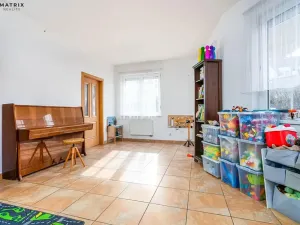 Prodej rodinného domu, Praha - Písnice, V zákopech, 294 m2