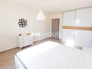 Pronájem bytu 2+kk, Praha - Vysočany, Strnadových, 62 m2