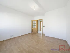 Prodej bytu 3+kk, Karlovy Vary, Okružní, 84 m2