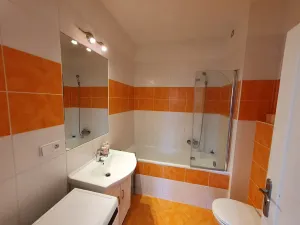 Pronájem bytu 2+kk, Praha - Břevnov, Bělohorská, 49 m2
