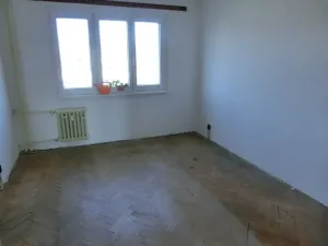 Prodej bytu 3+1, Ostrov, Severní, 69 m2