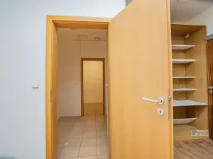 Prodej obchodního prostoru, Praha - Hlubočepy, Hlubočepská, 104 m2