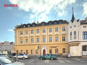 Pronájem obchodního prostoru, Chrudim, Resselovo náměstí, 72 m2