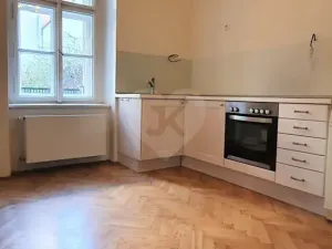 Pronájem bytu 2+kk, Praha - Holešovice, Dobrovského, 37 m2