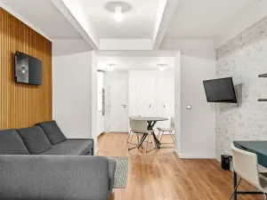 Pronájem bytu 1+1, Praha - Žižkov, Čajkovského, 36 m2