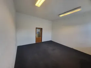 Pronájem kanceláře, Brno, Valchařská, 350 m2