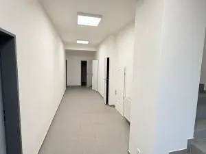 Pronájem kanceláře, Dobřejovice, 541 m2