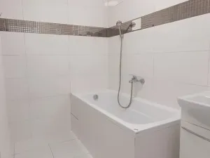 Pronájem bytu 2+1, Chomutov, Kostnická, 62 m2