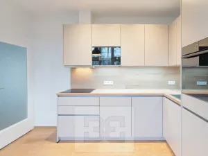 Pronájem bytu 3+1, Praha - Libeň, Na stráži, 110 m2