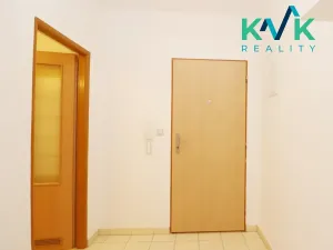 Pronájem bytu 1+1, Ostrov, Hroznětínská, 38 m2