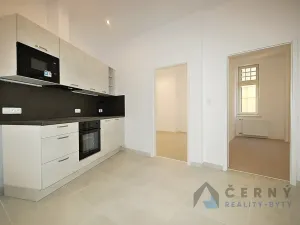 Prodej bytu 2+1, Liberec, Liliová, 149 m2