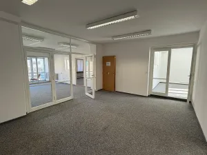 Pronájem kanceláře, Vsetín, Dolní náměstí, 194 m2