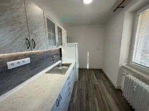 Pronájem bytu 3+1, Pardubice, Na Drážce, 70 m2