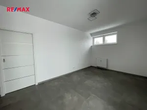 Pronájem bytu 2+kk, Hovorany, 48 m2