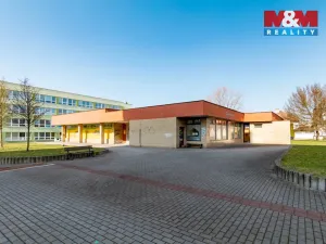 Prodej obchodního prostoru, Frýdek-Místek - Frýdek, Dobrovského, 1150 m2