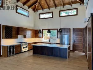 Prodej rodinného domu, Coxen Hole, Roatán, Honduras, 238 m2