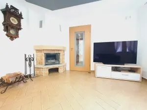 Prodej rodinného domu, Hora Svatého Šebestiána, 250 m2