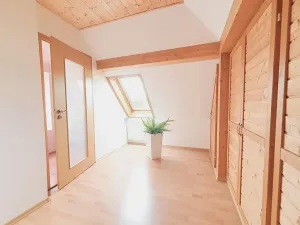 Prodej rodinného domu, Hora Svatého Šebestiána, 250 m2