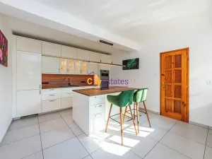 Pronájem rodinného domu, Praha - Šeberov, Zadní, 212 m2